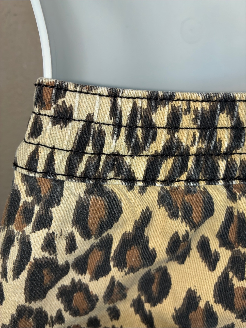 House of Harlow Leopard Jeans women's M tan/black, wide leg Hi-Waist Pleats EUC - Picture 8 of 17